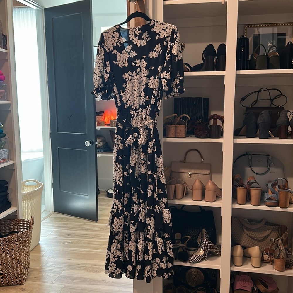 Lauren Ralph Lauren Floral Belted Midi Dress - size 8. - Picture 5 of 16